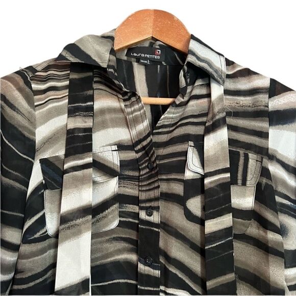 3 for $30! Laura petites patterned long sleeve blouse - Picture 2 of 10